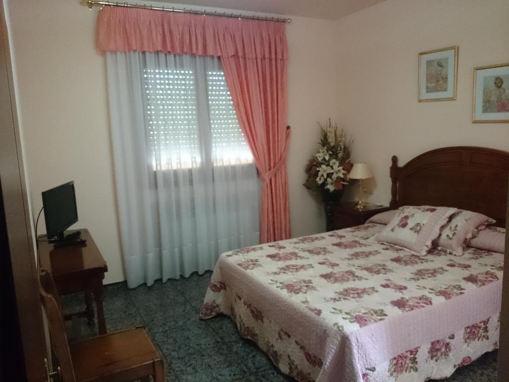 Hostal El Violi Cardona Eksteriør billede